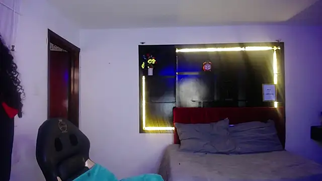 emiily smith1 online show from 11-16-25, 12:55