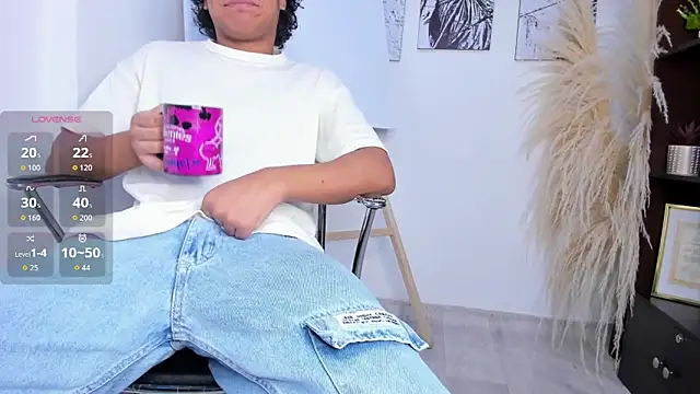 Snapshot of Miriam_milf chatting on 09-29-25, 12:10 Miriam milf online show from 09-29-25, 12:10