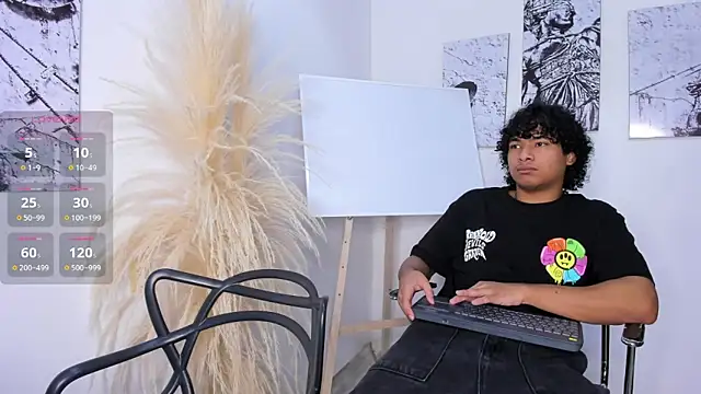 Snapshot of Miriam_milf chatting on 10-10-25, 12:26 Miriam milf online show from 10-10-25, 12:26