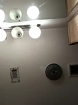 Snapshot of Candy_Head chatting on 10-24-25, 03:58 Candy Head online show from 10-24-25, 03:58