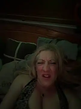 Vixen1221 online show from 12-20-25, 06:20