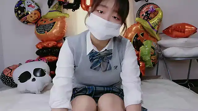 Snapshot of Mio_781 chatting on 10-30-25, 05:20 Mio 781 online show from 10-30-25, 05:20