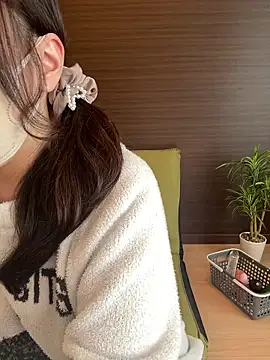 Snapshot of natsumi_NTR_TV chatting on 12-17-25, 12:16 natsumi NTR TV online show from 12-17-25, 12:16