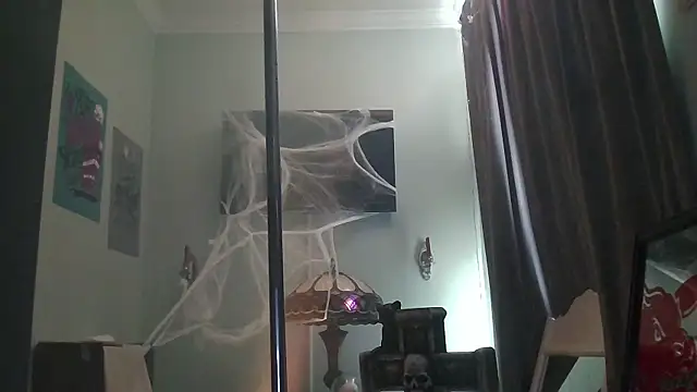 Snapshot of TallDrink11 chatting on 10-24-25, 08:16 TallDrink11 online show from 10-24-25, 08:16