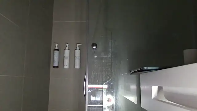 Snapshot of TallDrink11 chatting on 11-20-25, 12:27 TallDrink11 online show from 11-20-25, 12:27