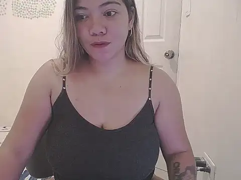 briannalove222 online show from 09-29-25, 01:33