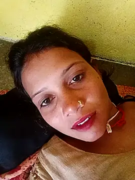 Snapshot of Chandni_Love143 chatting on 10-21-25, 04:24 Chandni Love143 online show from 10-21-25, 04:24