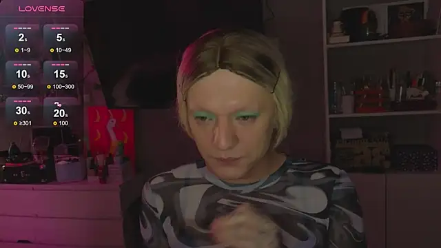 Snapshot of Kkkylie chatting on 02-07-26, 03:21 Kkkylie online show from 02-07-26, 03:21