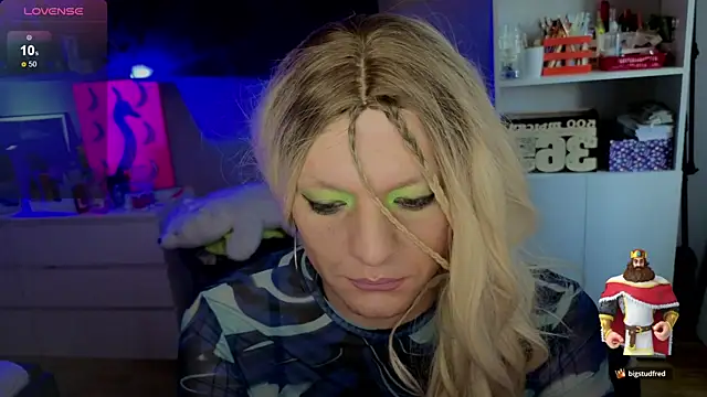 Snapshot of Kkkylie chatting on 02-25-26, 07:07 Kkkylie online show from 02-25-26, 07:07