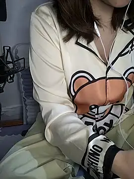 Snapshot of Kuncute chatting on 12-16-25, 09:58 Kuncute online show from 12-16-25, 09:58