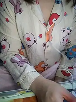 Snapshot of Kuncute chatting on 12-17-25, 02:56 Kuncute online show from 12-17-25, 02:56