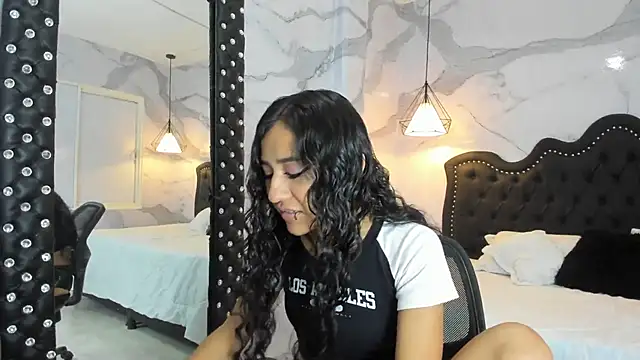 Snapshot of anna2809 chatting on 11-19-25, 11:43 anna2809 online show from 11-19-25, 11:43