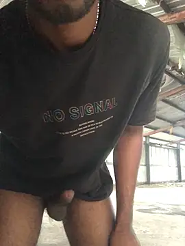 Snapshot of kavi1q1 chatting on 11-08-25, 01:17 kavi1q1 online show from 11-08-25, 01:17