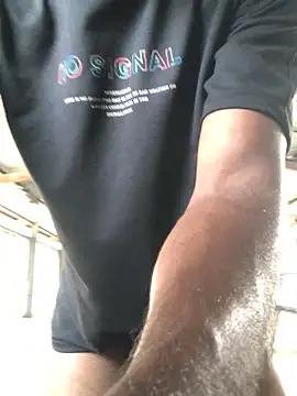 Snapshot of kavi1q1 chatting on 11-09-25, 03:27 kavi1q1 online show from 11-09-25, 03:27