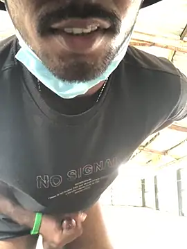 Snapshot of kavi1q1 chatting on 11-16-25, 07:03 kavi1q1 online show from 11-16-25, 07:03