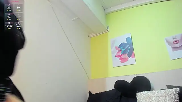 AtheneaArbelaez  online show from 11-05-25, 08:20