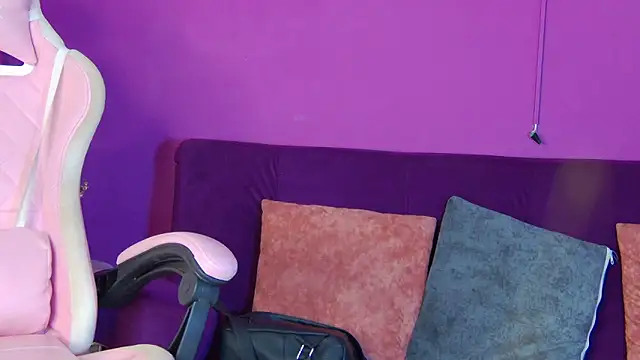 Maylu Fox online show from 11-04-25, 01:32