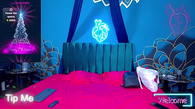 Maylu Fox online show from 11-20-25, 12:16