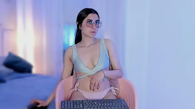 Snapshot of Kitana_Clark chatting on 11-01-25, 07:38 Kitana Clark online show from 11-01-25, 07:38