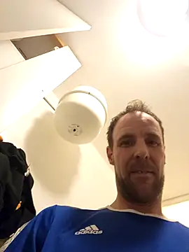 Snapshot of Mcnlrdam chatting on 02-12-26, 06:58 Mcnlrdam online show from 02-12-26, 06:58