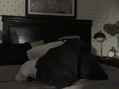 Snapshot of KarlKambing chatting on 12-15-25, 02:21 KarlKambing online show from 12-15-25, 02:21