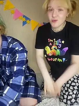 Snapshot of ricky_feline chatting on 09-29-25, 06:24 ricky feline online show from 09-29-25, 06:24