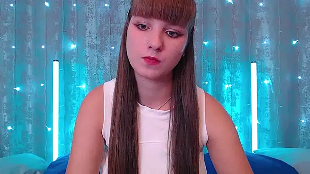 Snapshot of Leonaalove chatting on 10-04-25, 01:58 Leonaalove online show from 10-04-25, 01:58