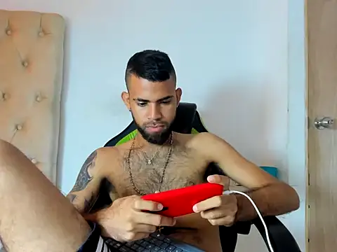 adri sexboy229 online show from 09-11-25, 01:44