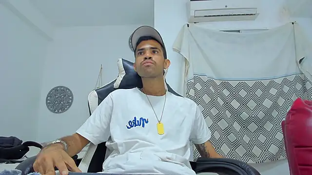 adri sexboy229 online show from 10-14-25, 12:55