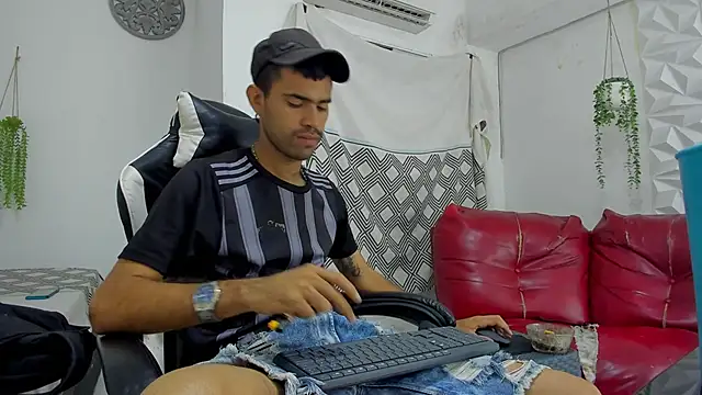 adri sexboy229 online show from 10-15-25, 01:50