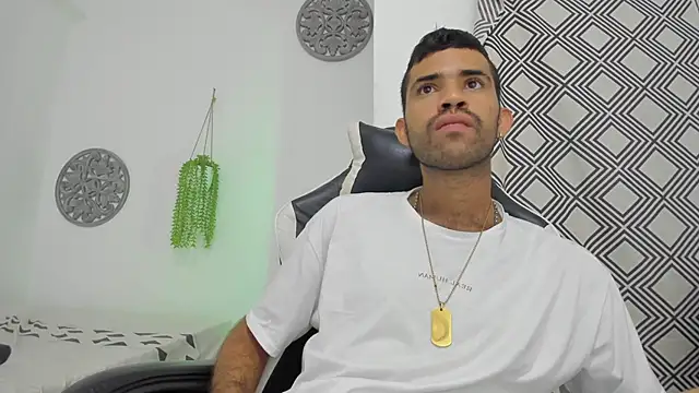 adri sexboy229 online show from 10-19-25, 05:41