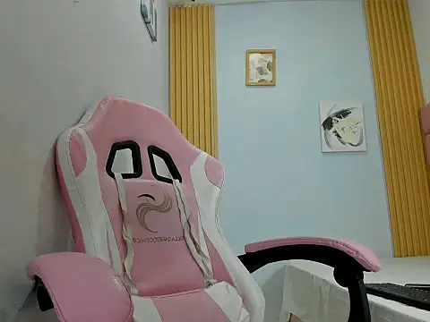 adri sexboy229 online show from 10-25-25, 07:05