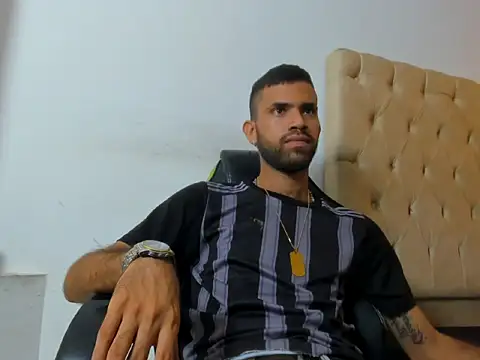 adri sexboy229 online show from 11-07-25, 01:05