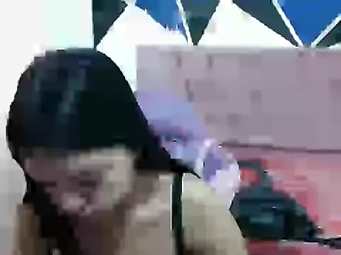 Snapshot of shy_luna18 chatting on 10-20-25, 12:27 shy luna18 online show from 10-20-25, 12:27