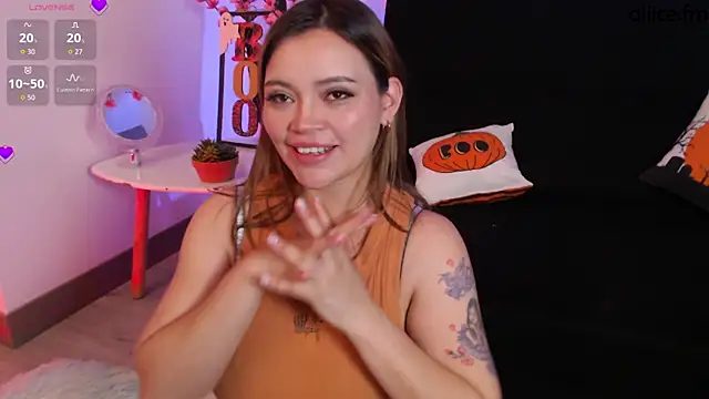 aliiceFM online show from 10-17-25, 03:53