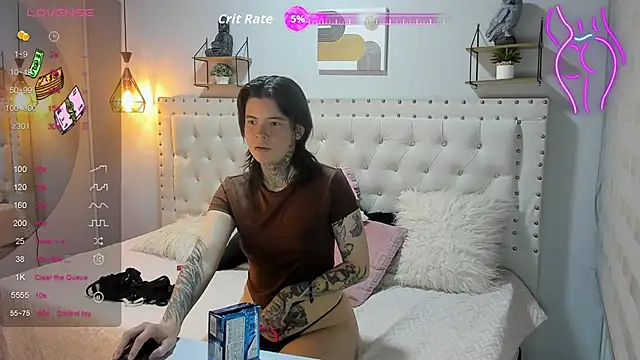Snapshot of Kaliykatie chatting on 09-29-25, 03:00 Kaliykatie online show from 09-29-25, 03:00