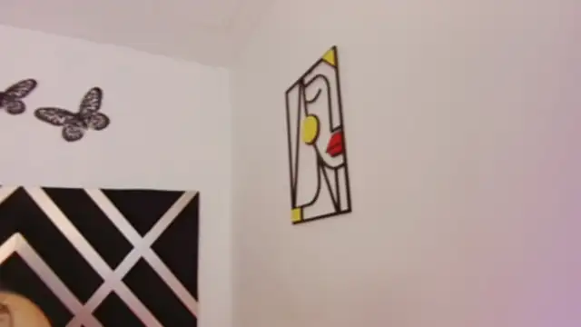 Snapshot of Sary_Brown chatting on 09-12-25, 04:12 Sary Brown online show from 09-12-25, 04:12