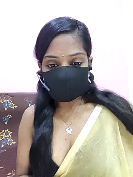 Snapshot of mounika26 chatting on 09-21-25, 04:52 mounika26 online show from 09-21-25, 04:52