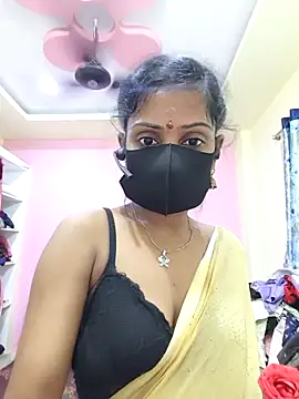 Snapshot of mounika26 chatting on 10-04-25, 05:44 mounika26 online show from 10-04-25, 05:44