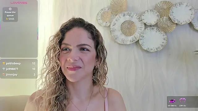 Velora   online show from 01-13-26, 03:45