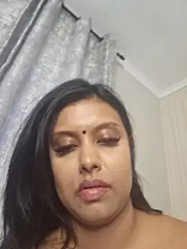 Indian GlowingMiax online show from 11-21-25, 04:33