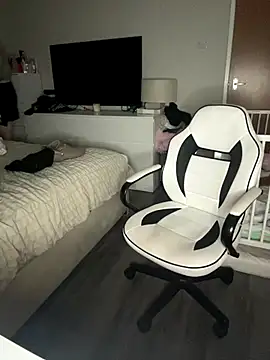 MysteriousMylaX online show from 11-09-25, 05:44