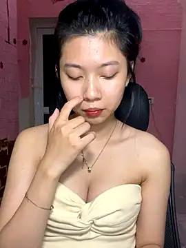 Snapshot of Phthao chatting on 10-31-25, 02:18 Phthao online show from 10-31-25, 02:18