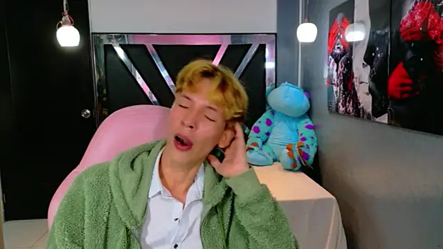 park jimin1 online show from 10-08-25, 12:14