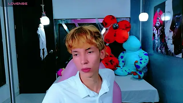 park jimin1 online show from 10-27-25, 12:09