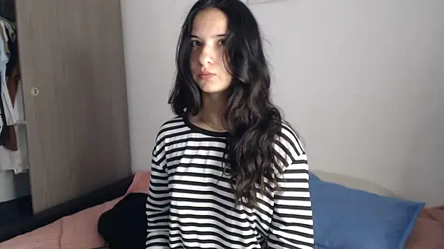   abrill   online show from 12-19-25, 07:59