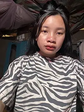 Snapshot of beobeo_2xx chatting on 04-15-26, 09:16 beobeo 2xx online show from 04-15-26, 09:16