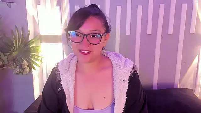 Skye bluee  online show from 09-20-25, 03:07