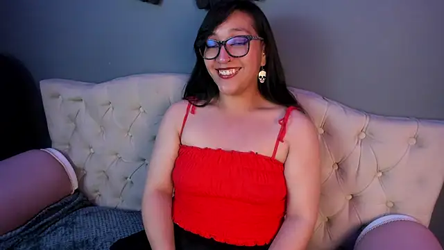 Skye bluee  online show from 09-30-25, 03:22