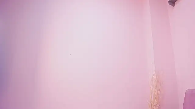 Snapshot of VelvetGreen chatting on 10-22-25, 01:11 VelvetGreen online show from 10-22-25, 01:11